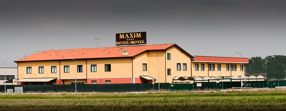 Hotel Maxim อันโซลา เดล เอมิเลีย ภายนอก รูปภาพ